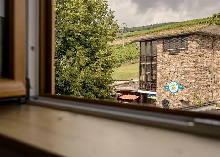 21 / Zentral / Terrasse / Seilbahn Blick *